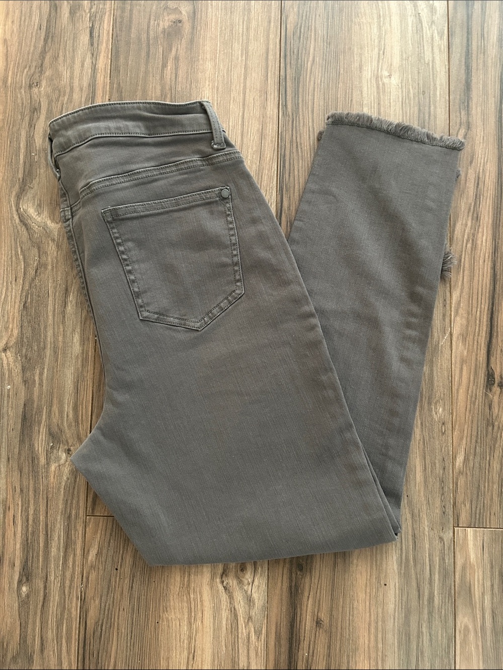 Chico's Slim Ankle Jeans in Charcoal Gray with Frayed Hem Chico’s size 1.5
